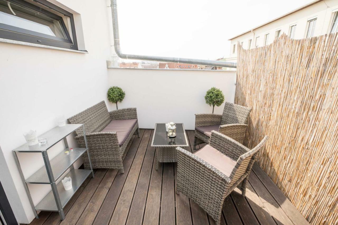 Haas Downtown With Parking Apartment *
