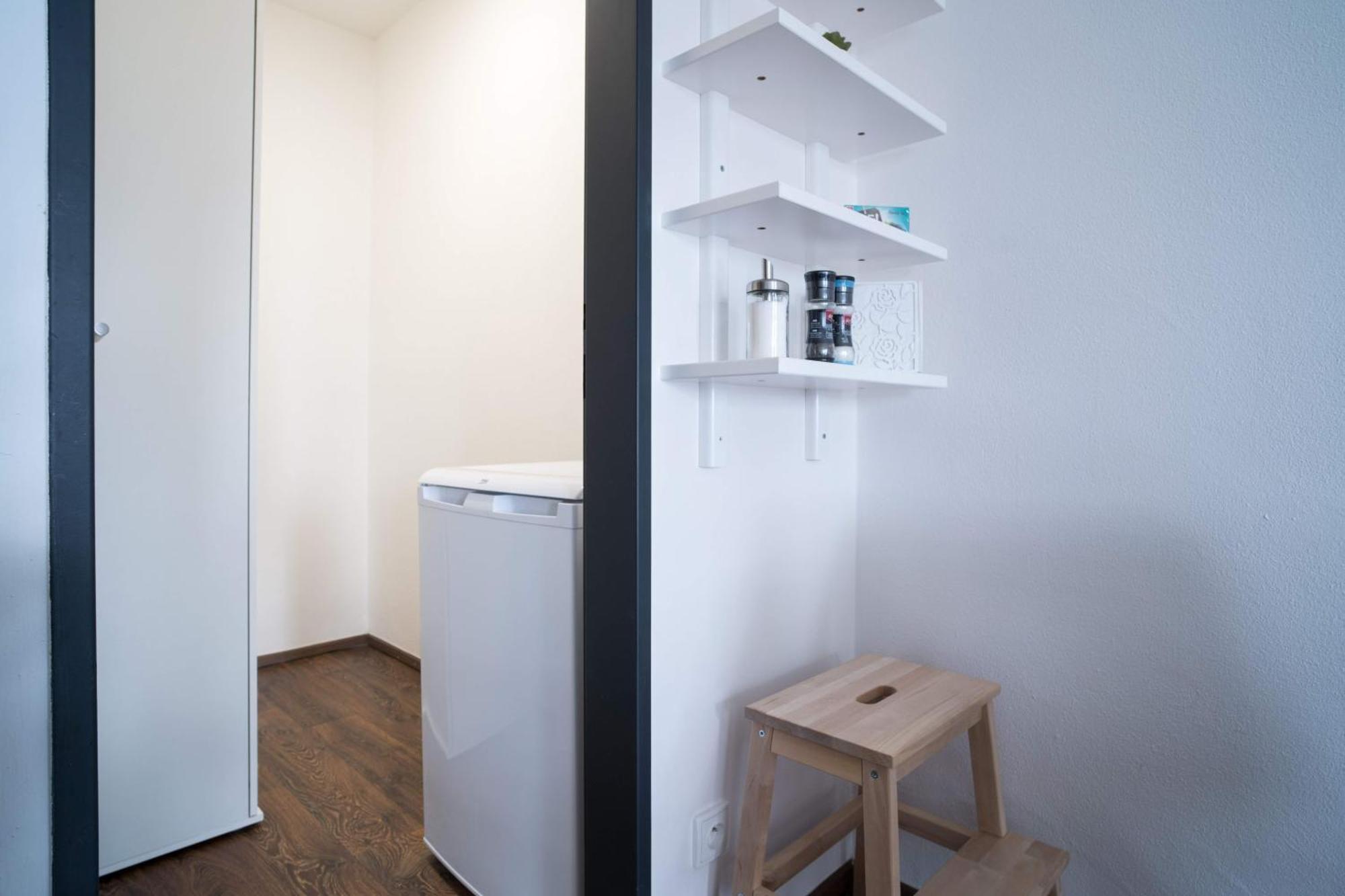 Haas Downtown With Parking Apartment